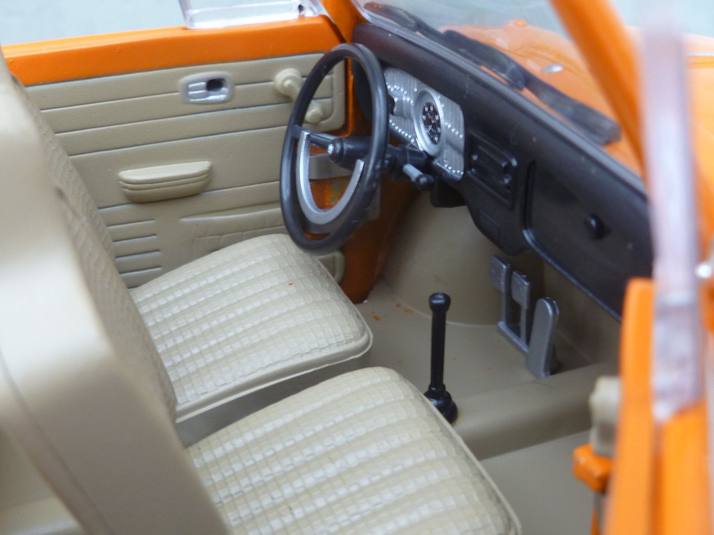 Revell VW Beetle 1302 LS Convertible DX Classic Vintage